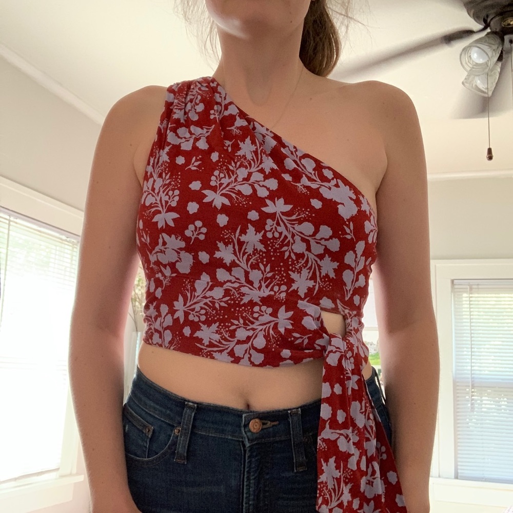 Crop top!! Love the top I just have a long torso:)